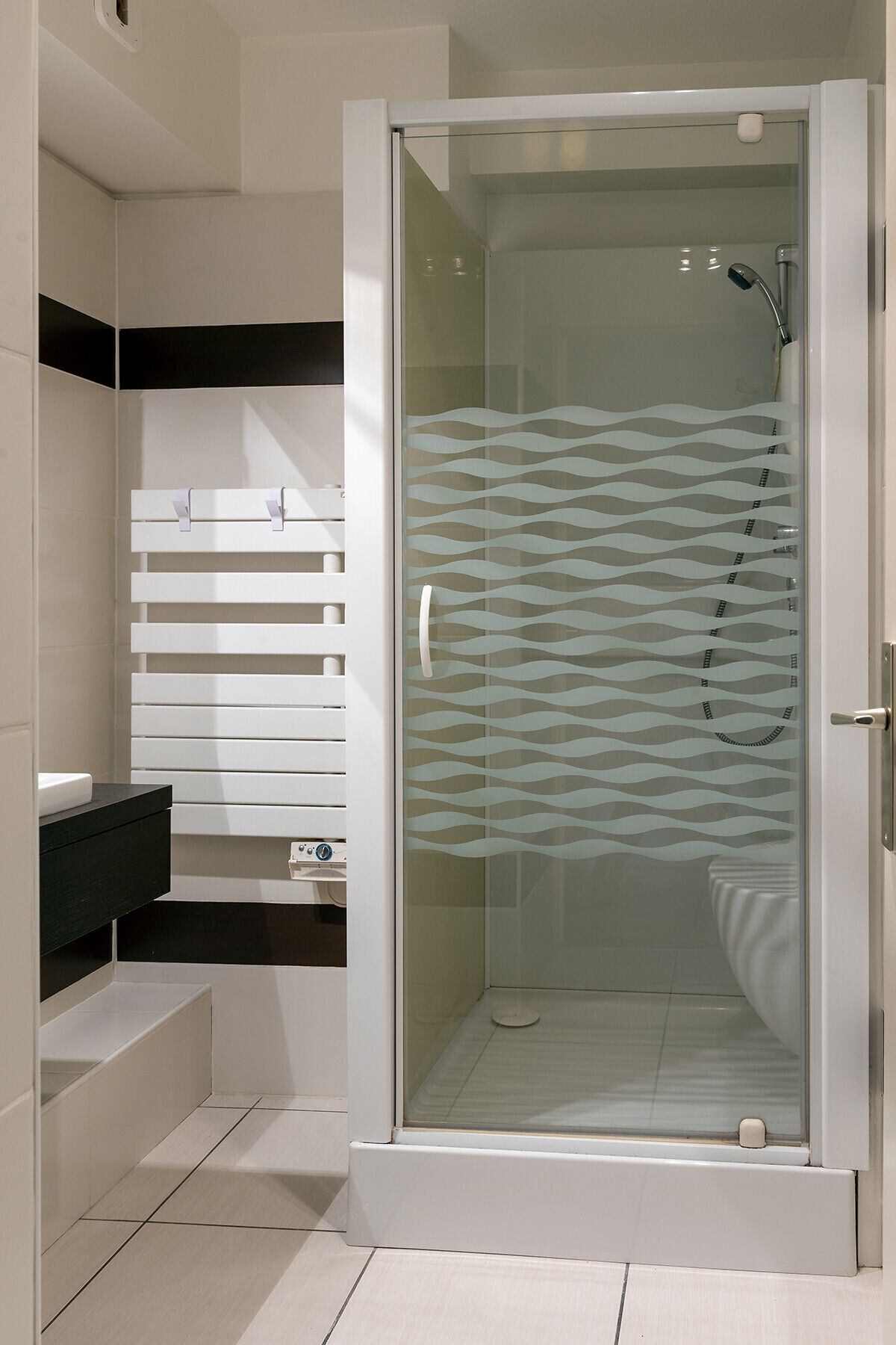 Shower, towels