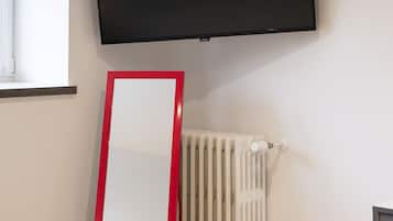 2 chambres, fer et planche à repasser, Wi-Fi gratuit, draps fournis