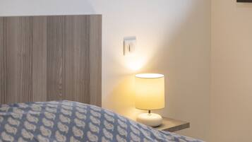 2 Schlafzimmer, BĂŒgeleisen/BĂŒgelbrett, kostenloses WLAN, BettwĂ€sche