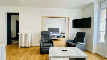 2 chambres, fer et planche à repasser, Wi-Fi gratuit, draps fournis