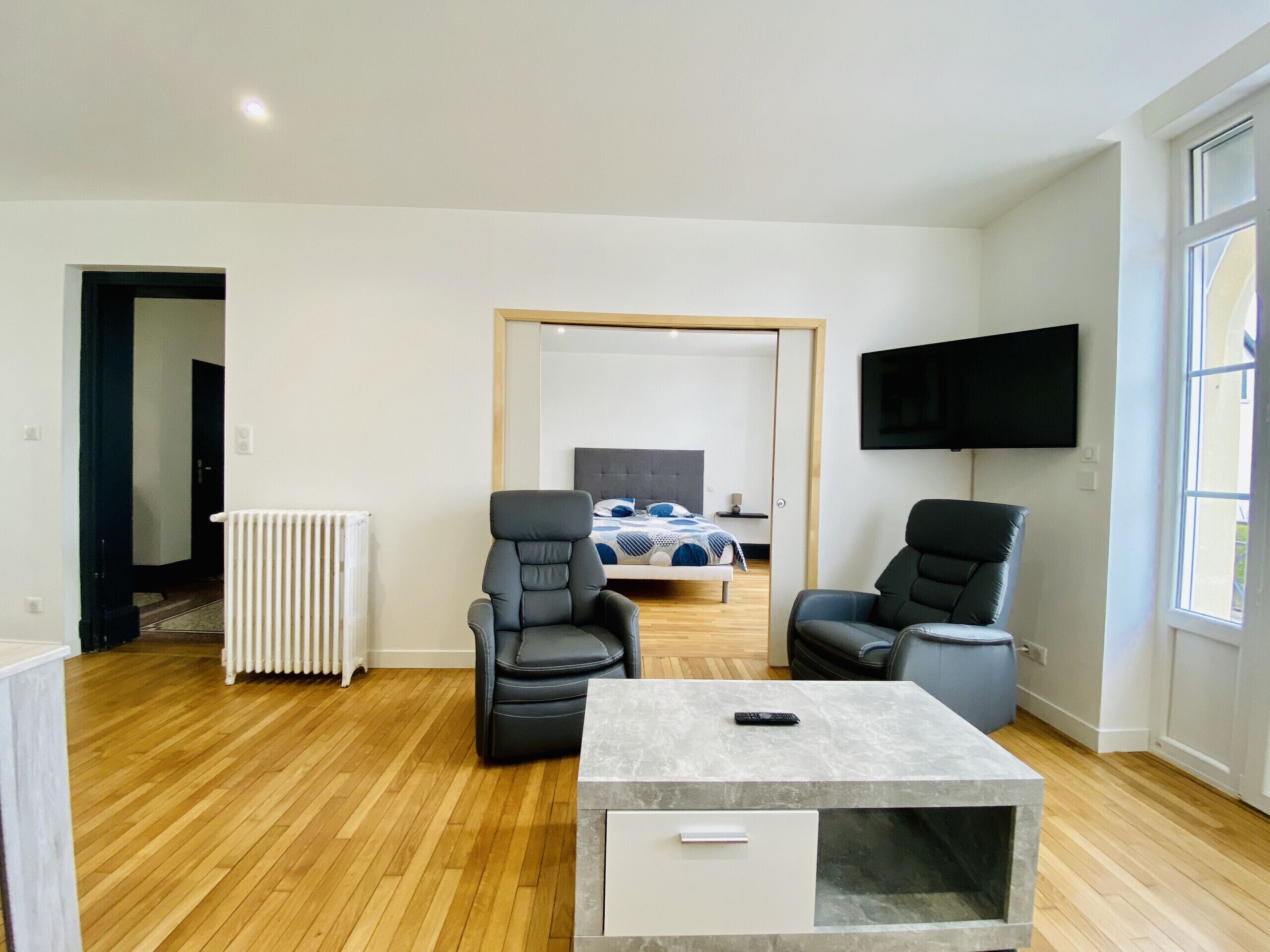 2 slaapkamers, een strijkplank/strijkijzer, gratis wifi, beddengoed