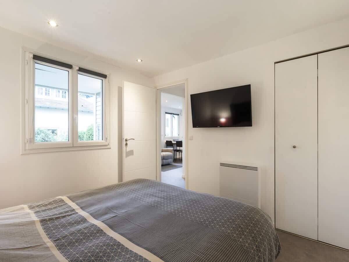 2 slaapkamers, een strijkplank/strijkijzer, gratis wifi, beddengoed