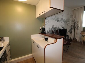 Fridge, microwave, dishwasher