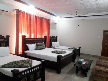 Standard Triple Room | Free WiFi. City Palace Guest House