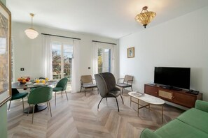 Smart TV - Apartment - T1 Esmeralda (Funchal)