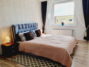 3 chambres, bureau, fer et planche à repasser, Wi-Fi gratuit