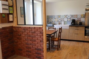 Dishwasher - Breton fisherman's house "Long Avel (Ploubazlanec)