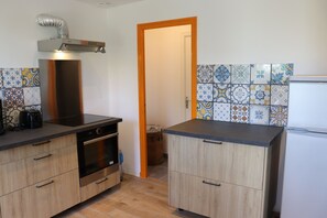 Dishwasher - Breton fisherman's house "Long Avel (Ploubazlanec)