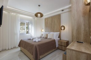 3 chambres, coffre-fort, bureau, fer et planche à repasser