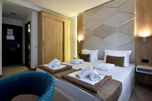 Executive Double Room | Memory foam beds, in-room safe, desk, blackout drapes - Hotel Sumadija (Belgrade)