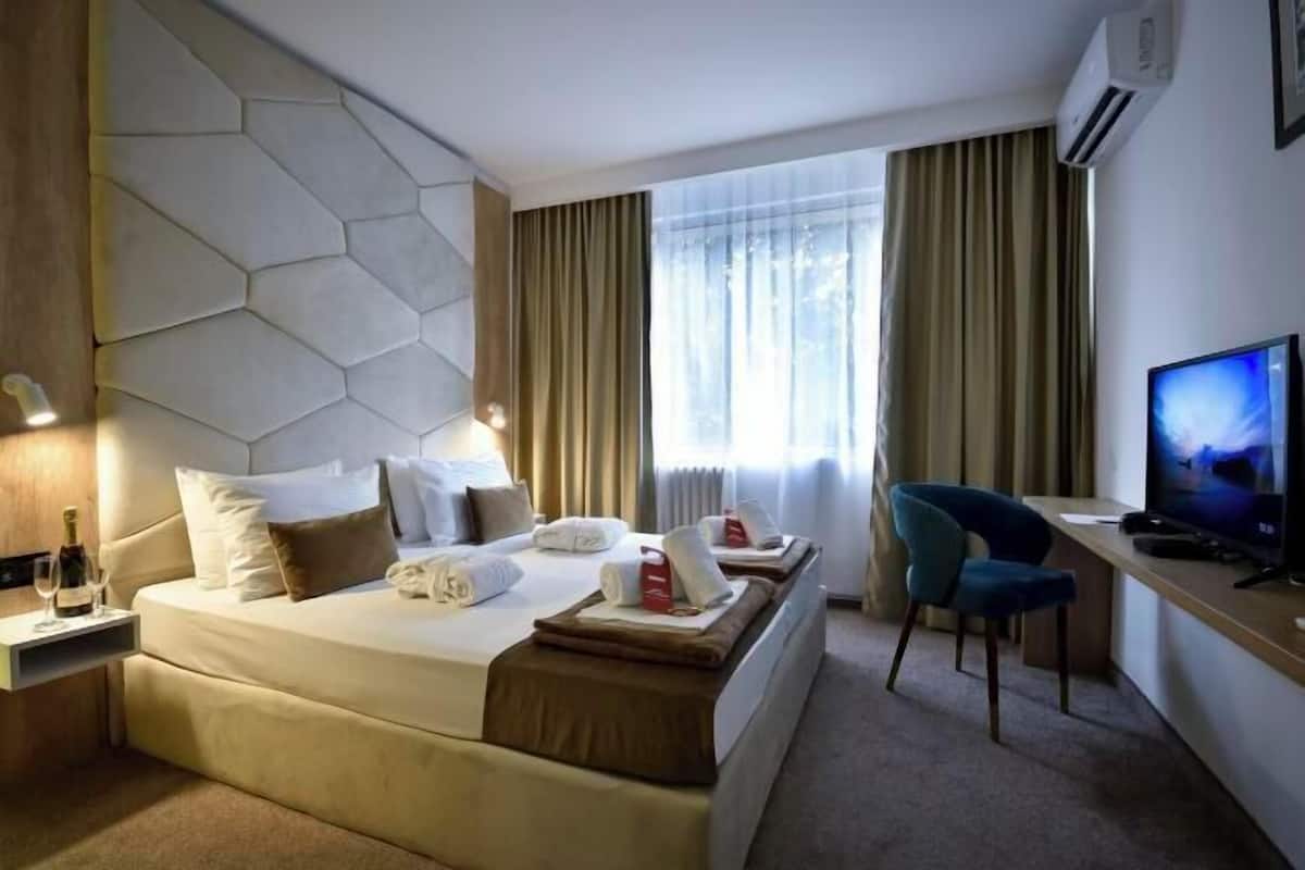 2 soveværelser, senge med madrasser af memory foam