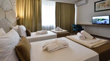 2 bedrooms, memory-foam beds, in-room safe, desk