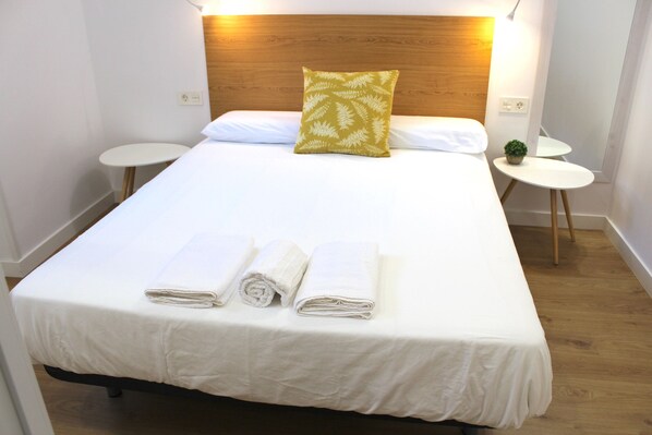 Appartement Prestige, 2 chambres | 2 chambres, décor unique, ameublement unique, bureau