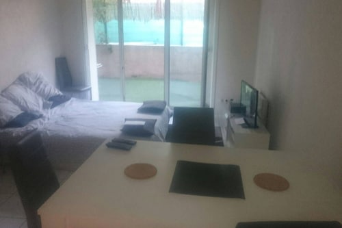 T2 furnished condominiums near calanques and beaches