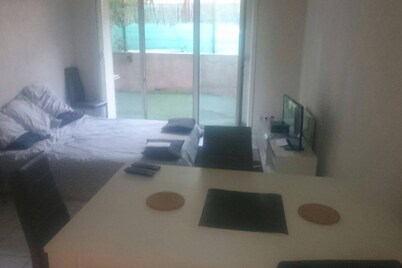 T2 furnished condominiums near calanques and beaches