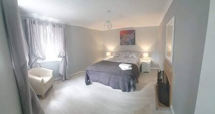 Modernised 1720s Cottage, Newton Stewart, Scotland