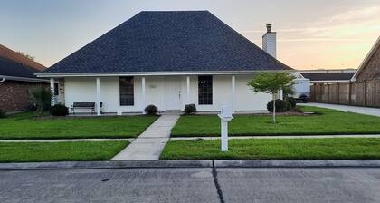 Awesome location, great parking, with a park in our backyard