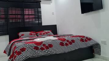 Apartment | 2 bedrooms, free WiFi, bed sheets