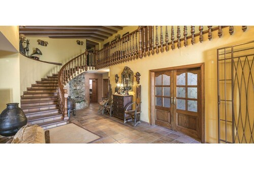 Country house with Andalusian flavor located at the foot of the Sierra Nevada 