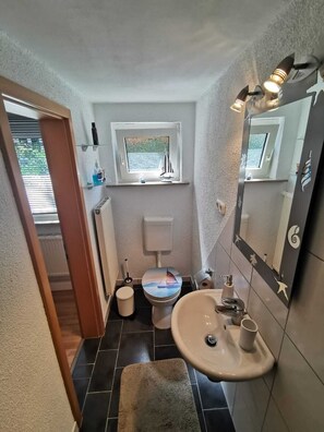 Dusche, HandtĂŒcher, Seife