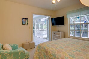 3 bedrooms, iron/ironing board, WiFi, bed sheets - Shimmering Shells: Island Oasis Nestled in Bayou! (Sanibel)