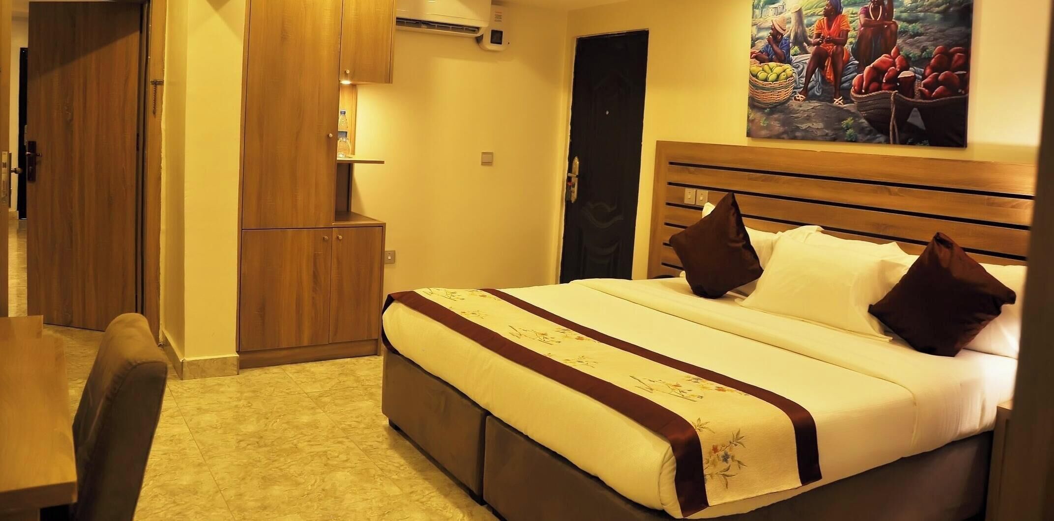 Free WiFi, bed sheets