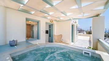 Comfort Villa, 2 Bedrooms | Private spa tub