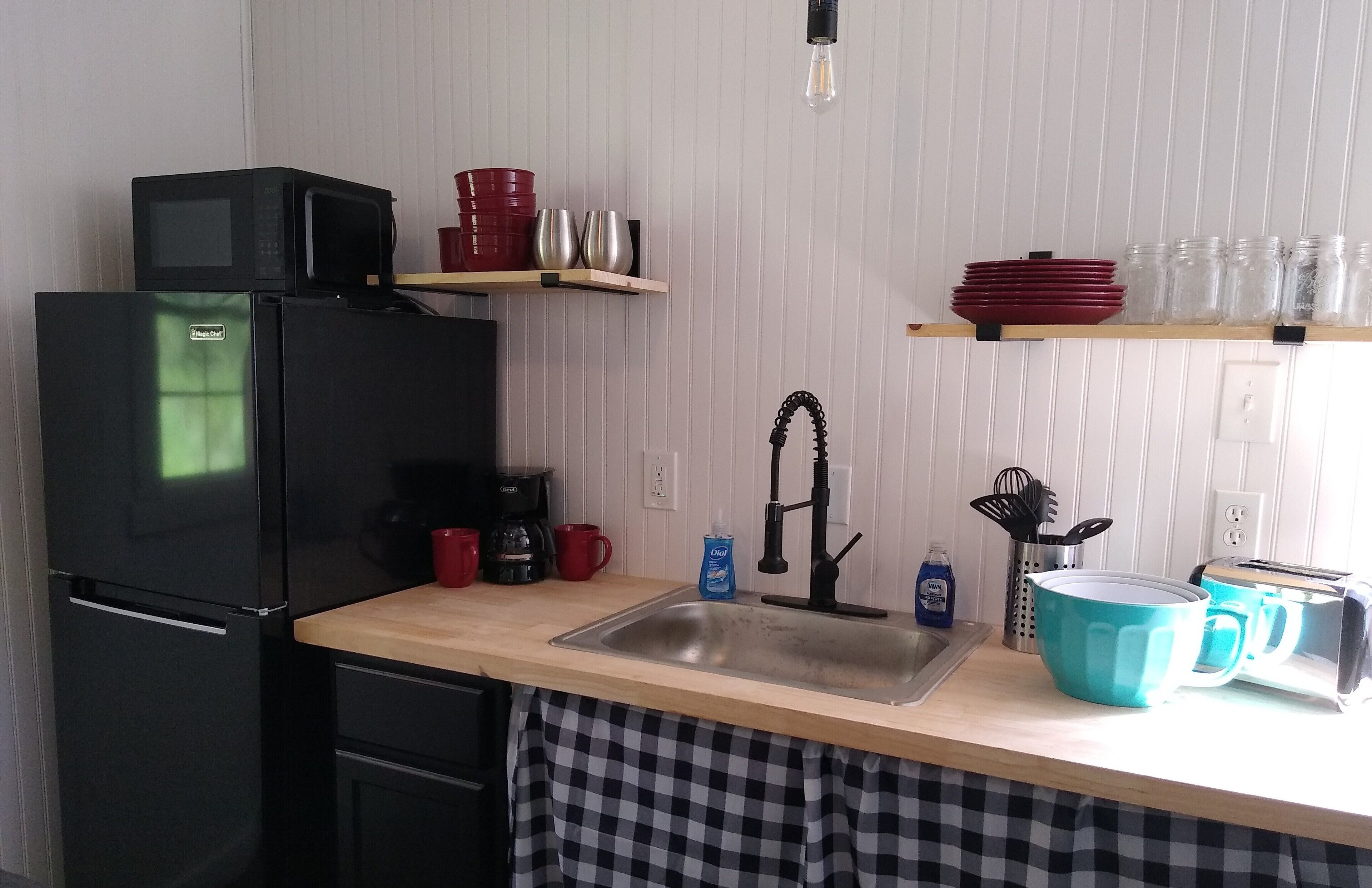 Fridge, microwave, coffee/tea maker, toaster