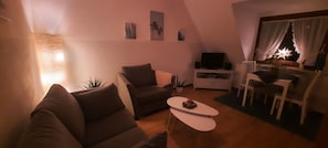 Tv och ett musikbibliotek