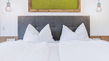 1 bedroom, Egyptian cotton sheets, premium bedding, memory-foam beds