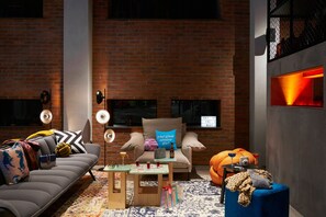 Lobby - Moxy Manchester City Centre (Manchester)