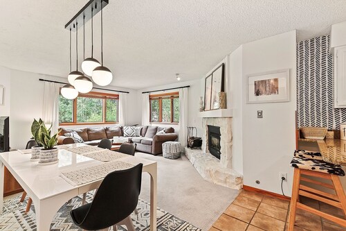 Relax in Breckenridge! Condo convenient to Skiing! Close to Downtown! New Listin