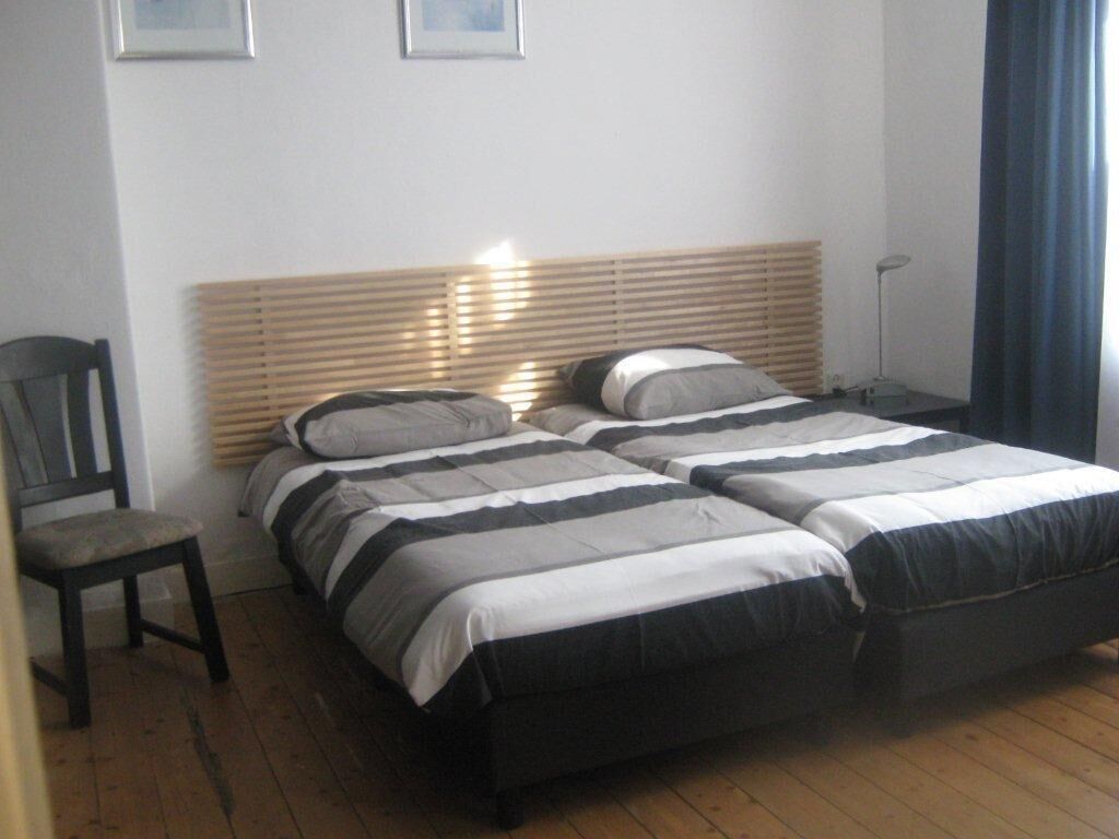 5 bedrooms, iron/ironing board, WiFi (free), bed sheets