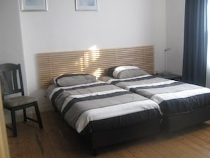 5 bedrooms, iron/ironing board, free WiFi, bed sheets