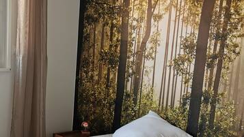 4 bedrooms, iron/ironing board, free WiFi, bed sheets