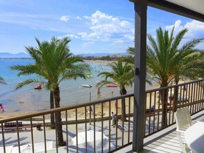 Property grounds - Fabulous front line apartment (Salou)