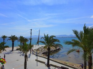 Beach - Fabulous front line apartment (Salou)