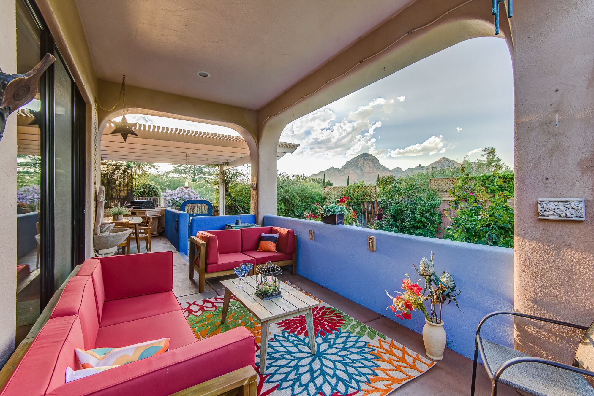 Sedona Retreat West Colorful Outdoor Living & Dining, Hot Tub, Views Of Thunder Mountain, Frescoes!