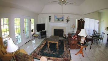 Televisor intel·ligent, llar de foc, videoteca i oficines