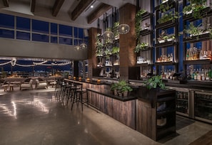 2 間餐廳,供應早餐、晚餐和早午餐,農場到餐桌料理