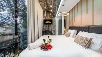 9 slaapkamers, een strijkplank/strijkijzer, wifi, beddengoed