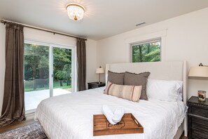 5 Schlafzimmer, Schreibtisch, Bügeleisen/Bügelbrett, Reisekinderbett