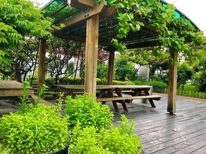 Outdoor dining - Gangnam Penthouse (Seoul)
