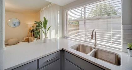 Spacious 4BR Retreat w/ Hot Tub Comfort in Plano