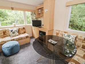 Cottage | Interior - Vista (Moelfre)