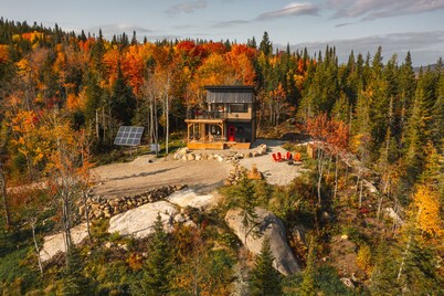 HELIOS - Micro-chalet at Maelström (CITQ#304336)