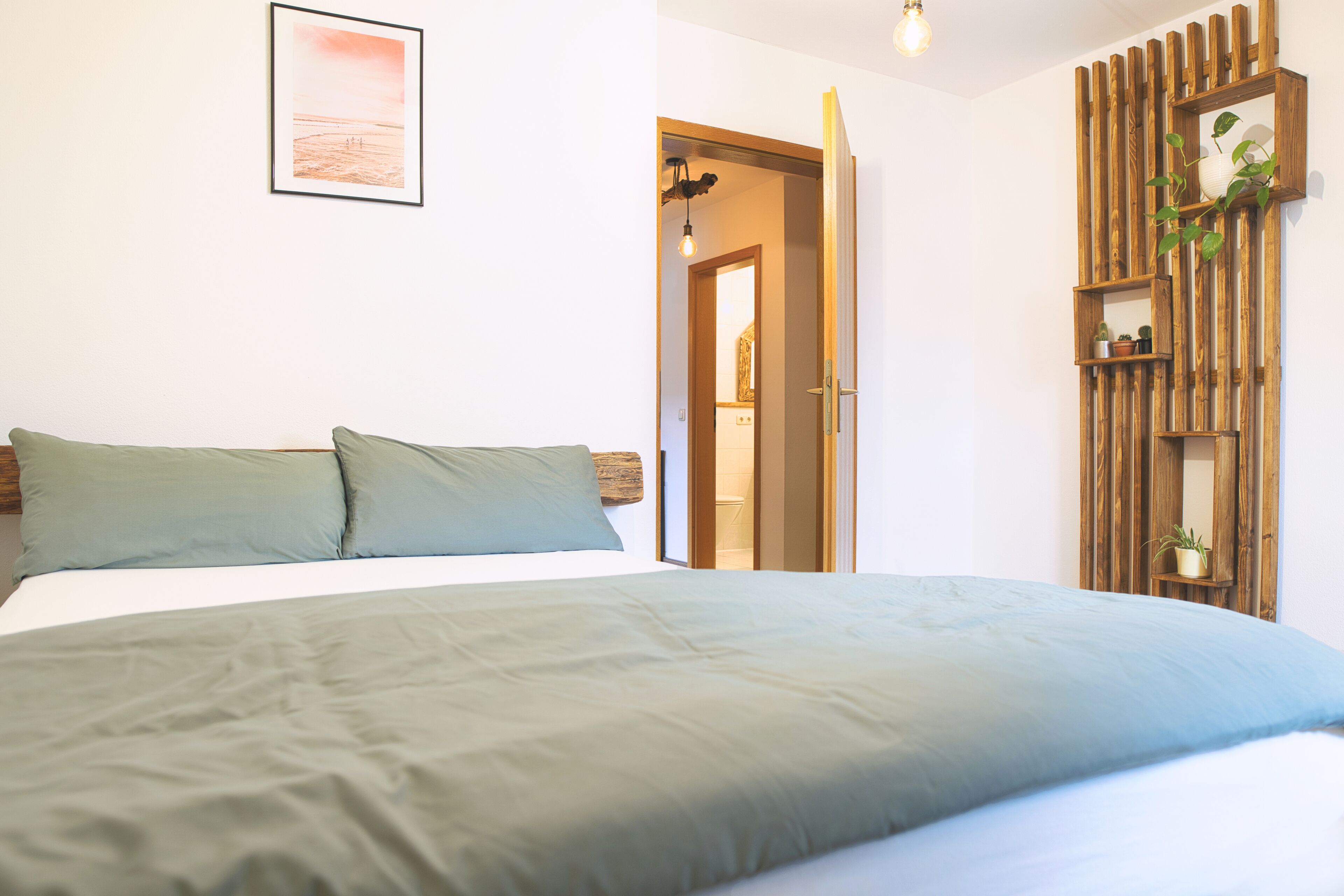 2 bedrooms, desk, soundproofing, iron/ironing board