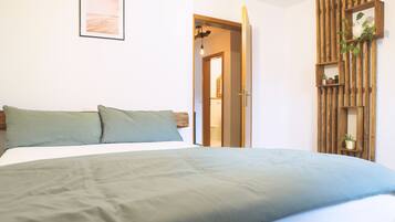 2 bedrooms, desk, soundproofing, iron/ironing board