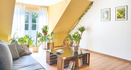 Modern, cozy & central - kitchen, parking space, Netflix & more