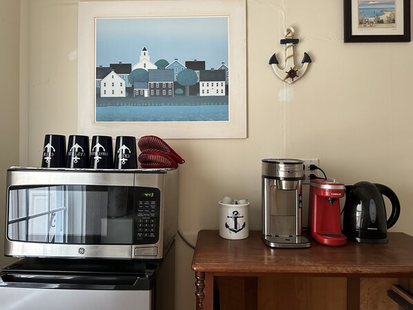 Interior - Captain's House 1BR Suite. Enjoy spring sunshine on the porch! (Bath)